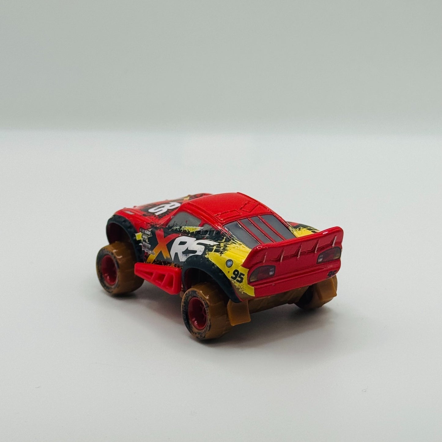 Disney Pixar Cars - XRS MUD RACING LIGHTNING MCQUEEN - 1:55 Diecast