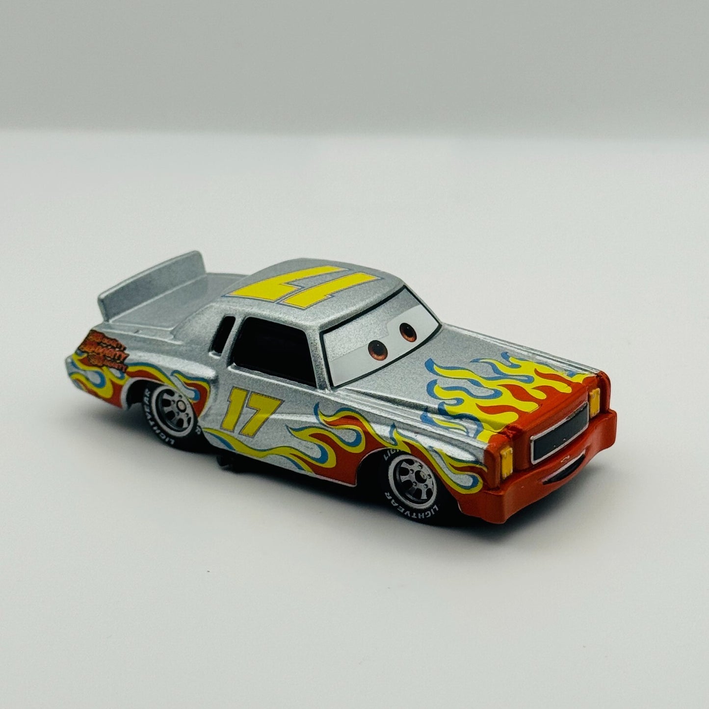 Disney Pixar Cars - DARRELL CARTRIP (FLAT EYES) 2017 - 1:55 Diecast