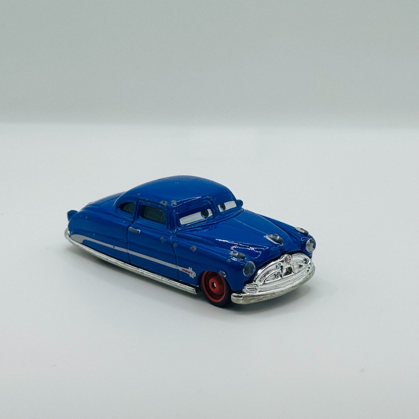 Disney Pixar Cars - DIRT TRACK DOC HUDSON RED RIMS RACING WHEELS - 1:55 Diecast