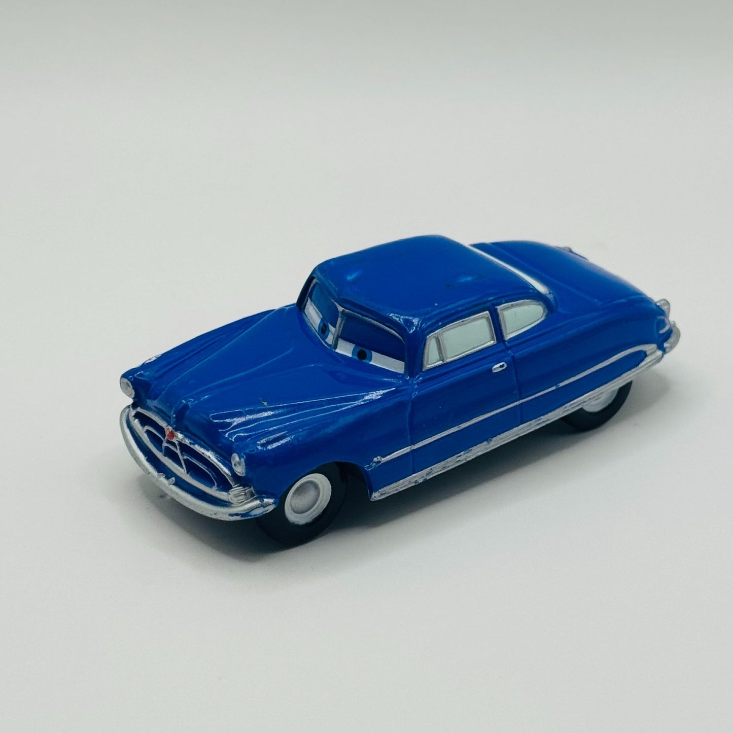 Disney Pixar Cars - CARS 1 DOC HUDSON Disney Store - 1:55 Scale Plastic