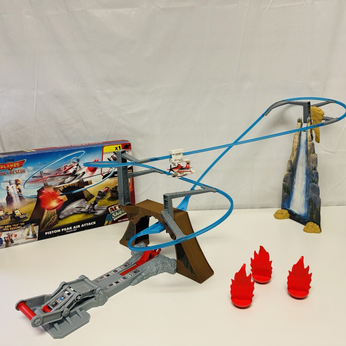 Disney Planes - PISTON PEAK AIR ATTACK Track Set Action Shifters - 1:55 Scale