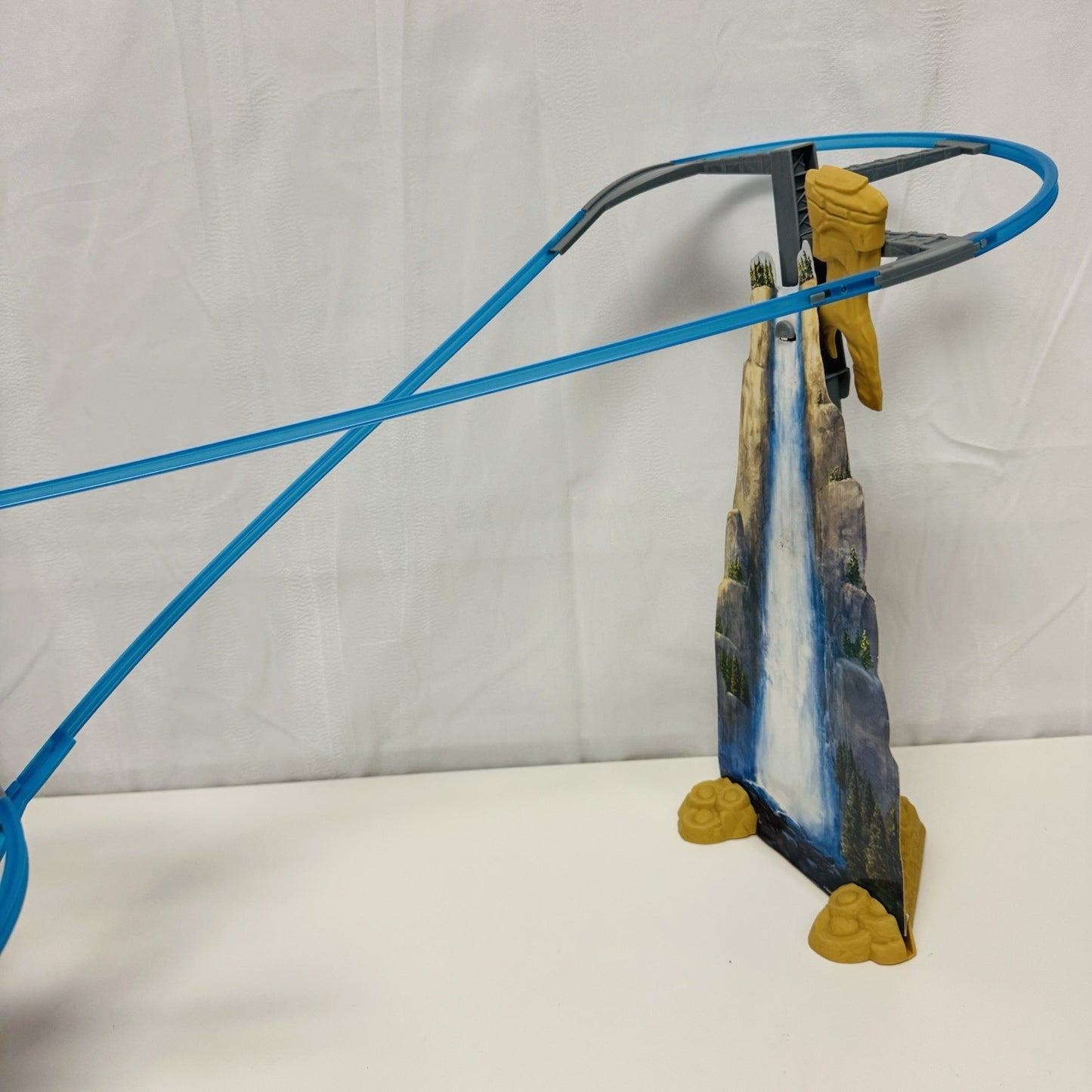 Disney Planes - PISTON PEAK AIR ATTACK Track Set Action Shifters - 1:55 Scale