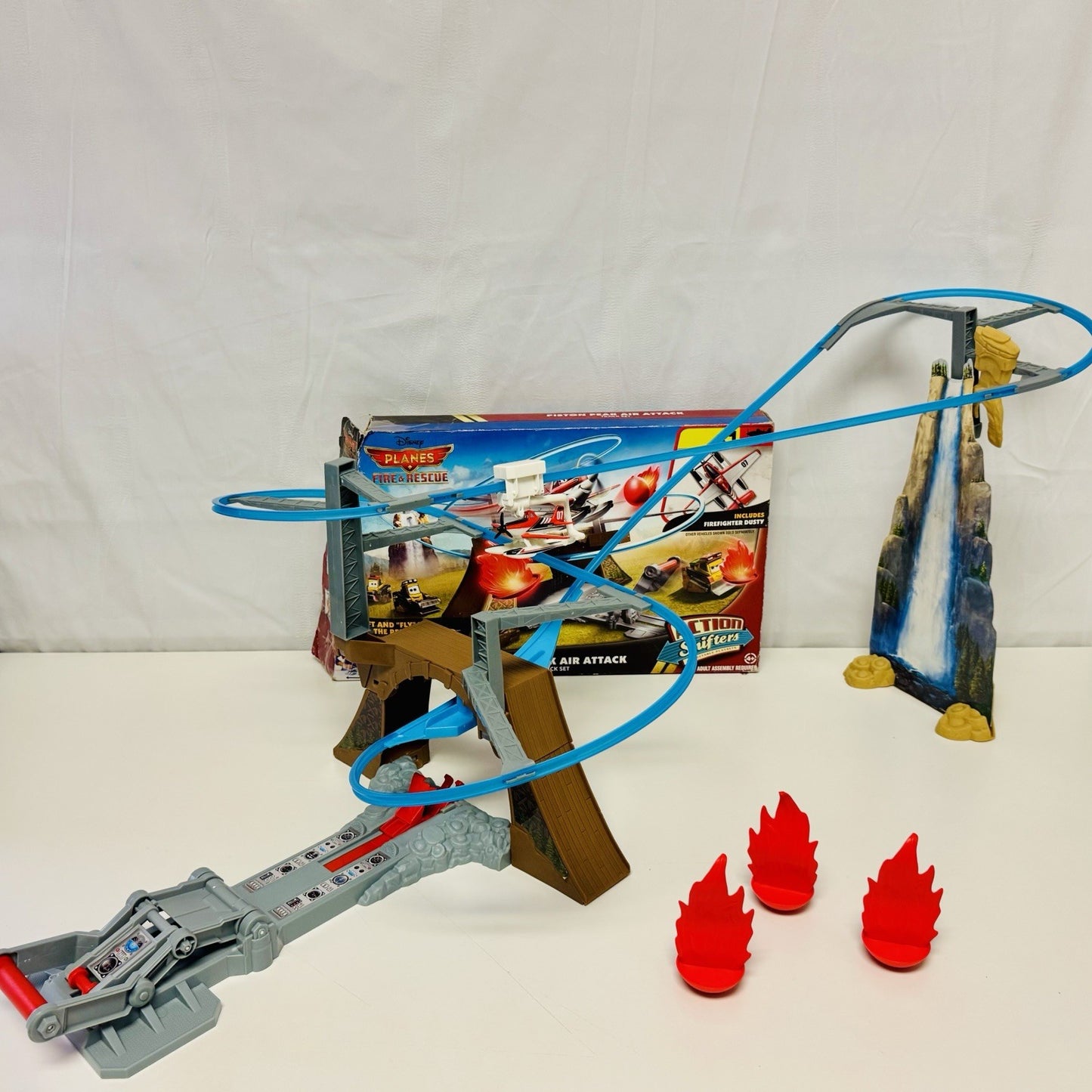 Disney Planes - PISTON PEAK AIR ATTACK Track Set Action Shifters - 1:55 Scale