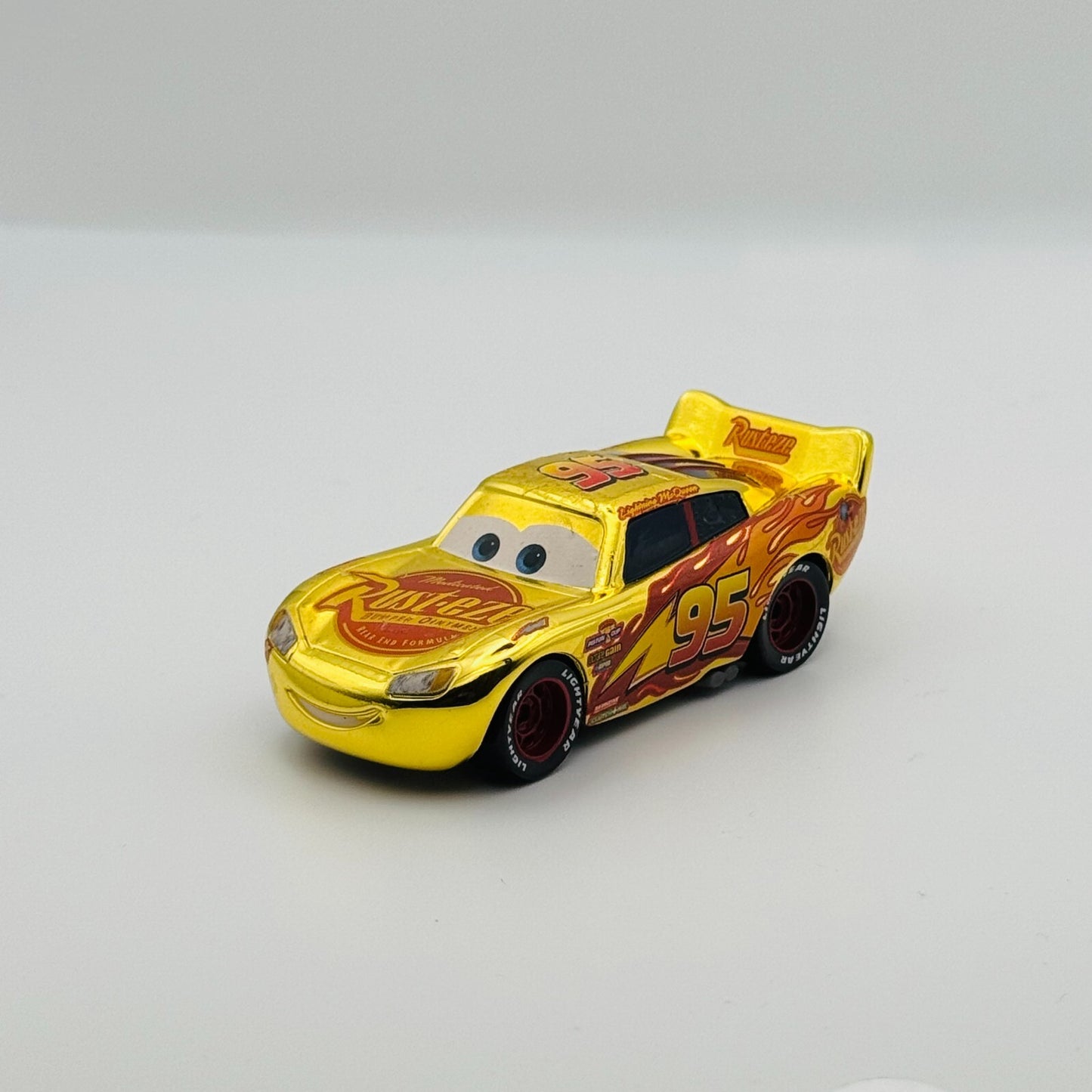 Disney Pixar Cars - GOLD CHROME LIGHTNING McQUEEN Factory Custom - 1:55 Diecast