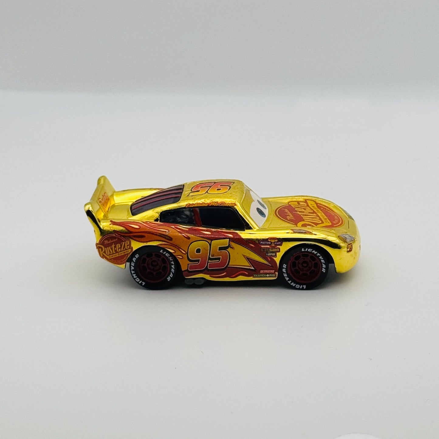 Disney Pixar Cars - GOLD CHROME LIGHTNING McQUEEN Factory Custom - 1:55 Diecast