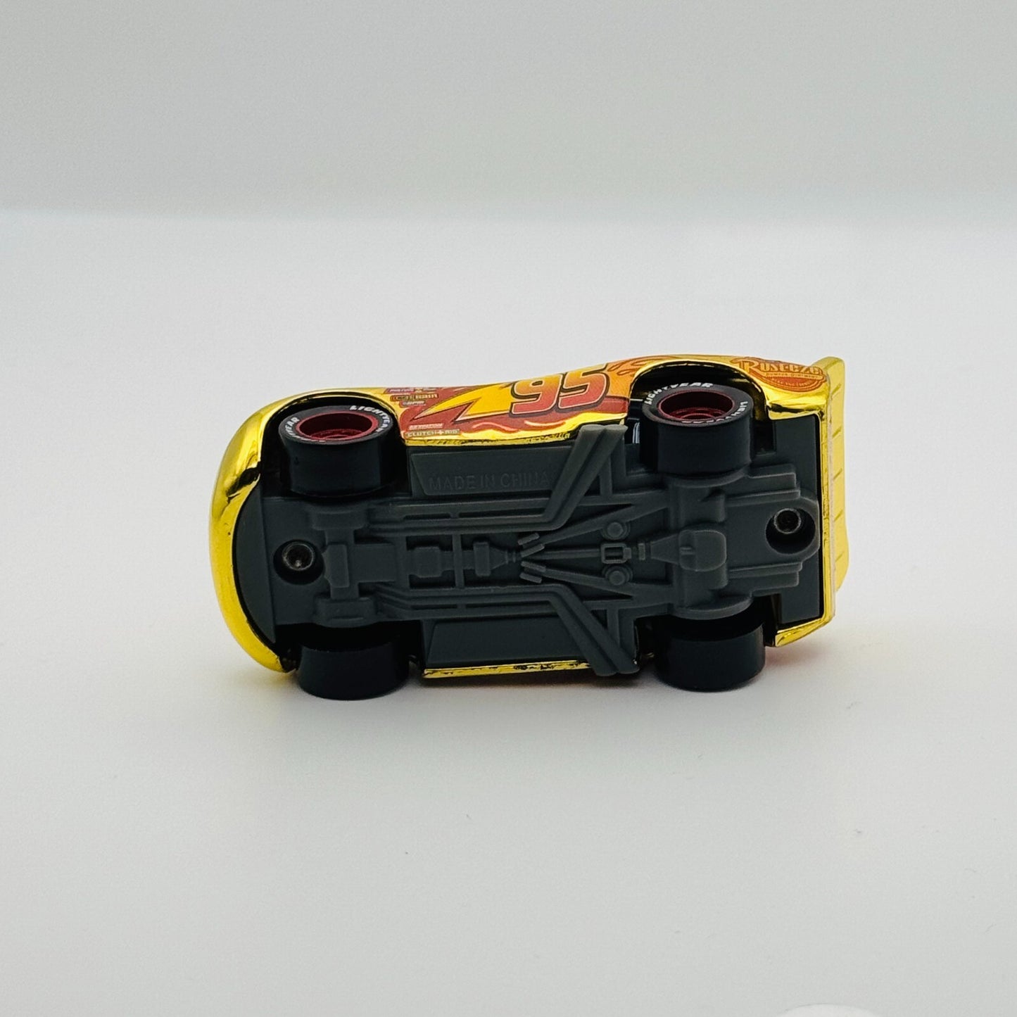 Disney Pixar Cars - GOLD CHROME LIGHTNING McQUEEN Factory Custom - 1:55 Diecast