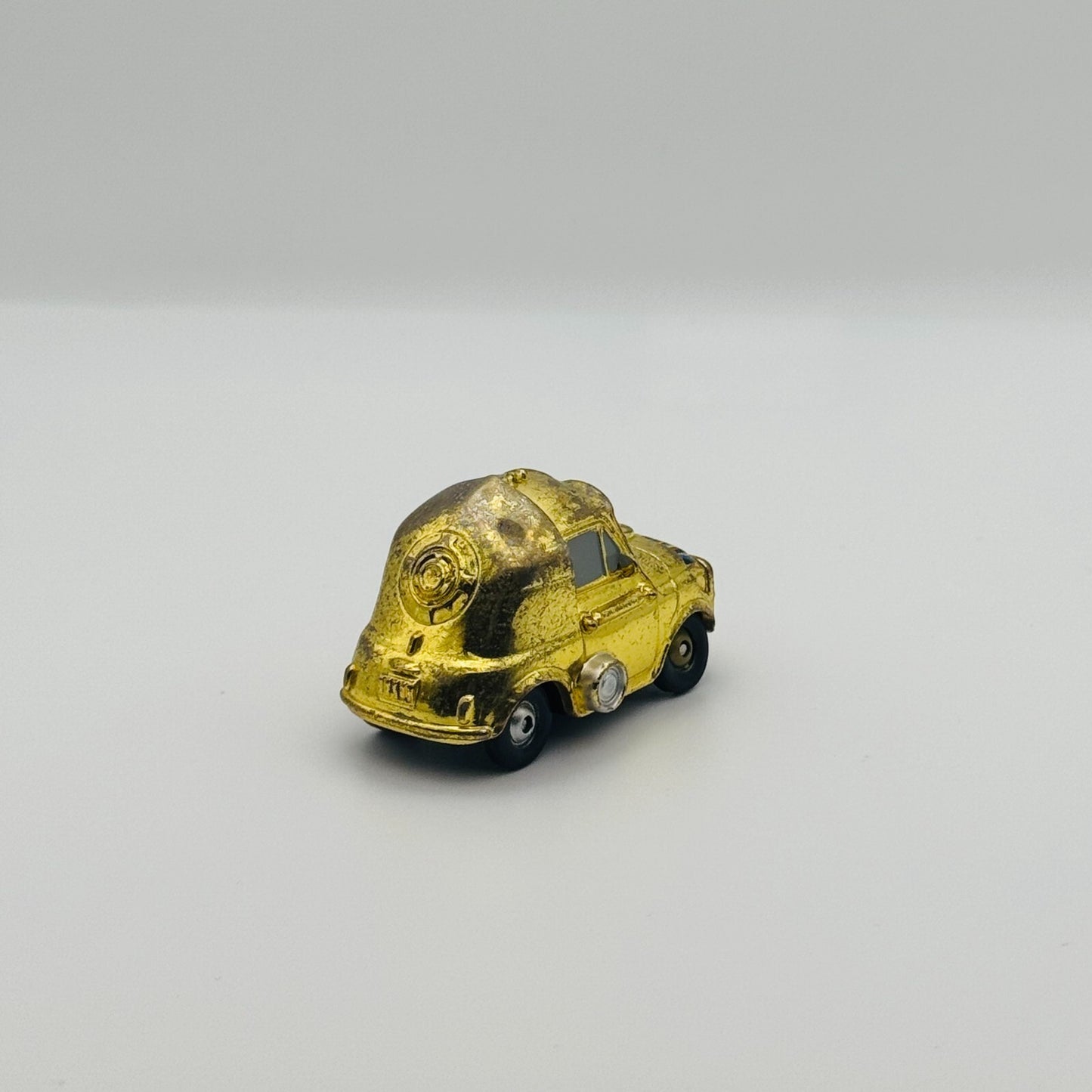 Disney Pixar Cars - LUIGI AS C-3PO STAR WARS - 1:55 Diecast