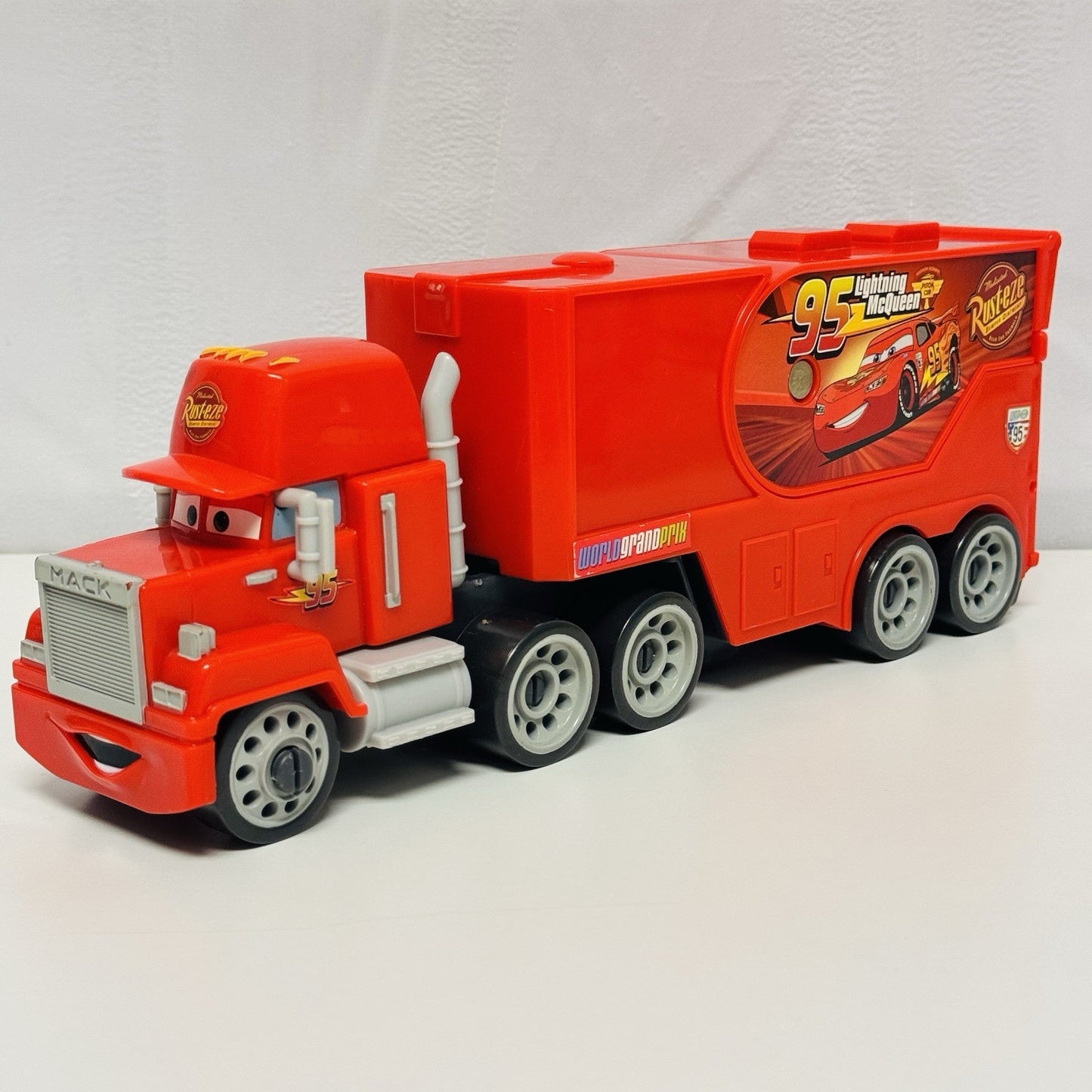 Disney Pixar Cars - CARS 2 IMAGINEXT WORLD GRAND PRIX MACK HAULER - 2011