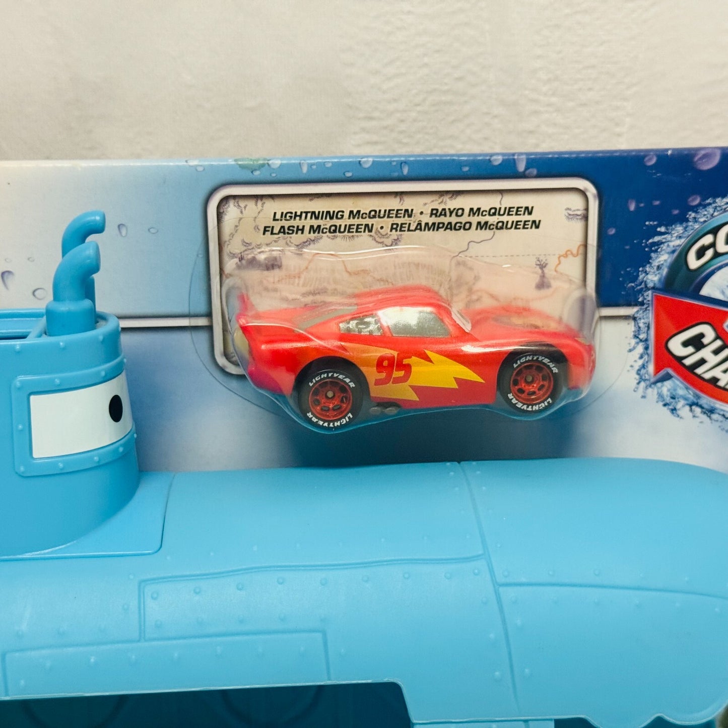 Disney Pixar Cars - COLOR CHANGERS WHALE CAR WASH ON THE ROAD - 1:55 Scale