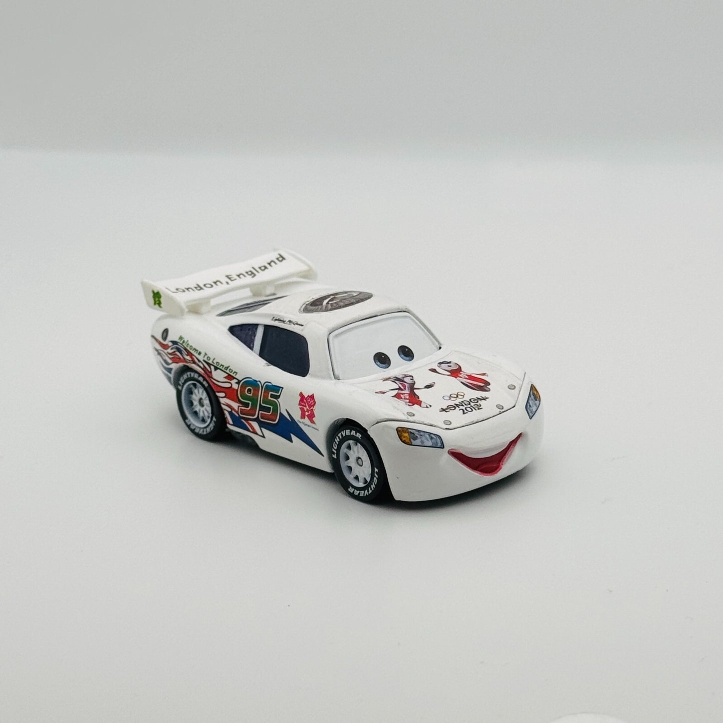 Disney Pixar Cars - 2012 LONDON OLYMPICS MCQUEEN Factory Custom - 1:55 Diecast