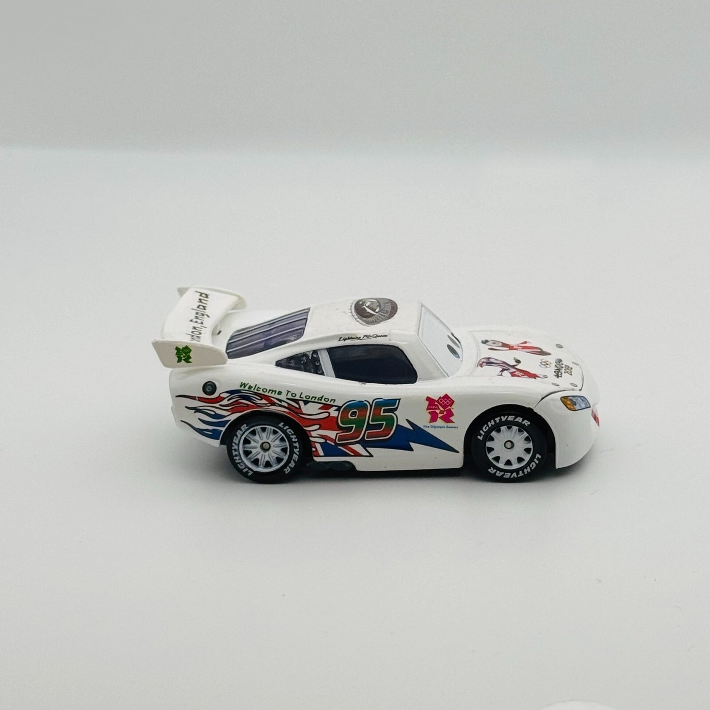 Disney Pixar Cars - 2012 LONDON OLYMPICS MCQUEEN Factory Custom - 1:55 Diecast