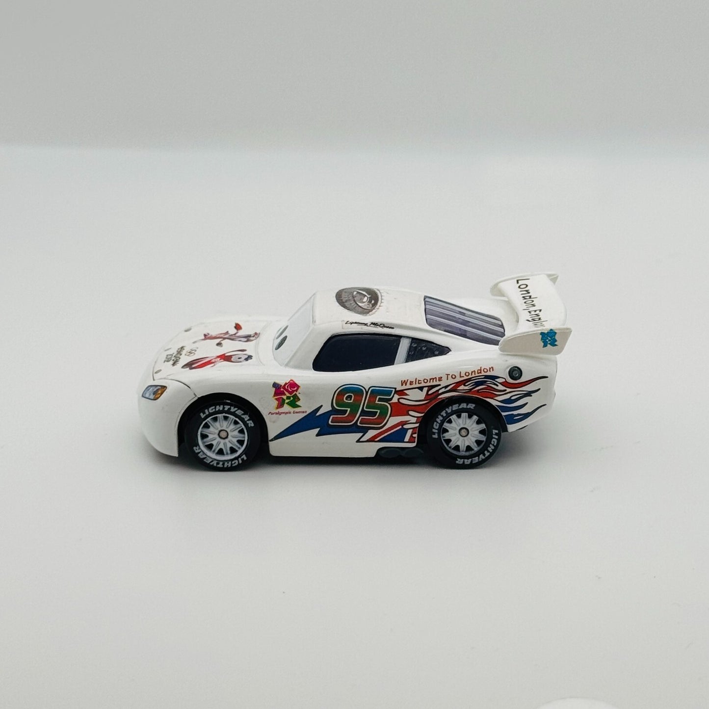 Disney Pixar Cars - 2012 LONDON OLYMPICS MCQUEEN Factory Custom - 1:55 Diecast