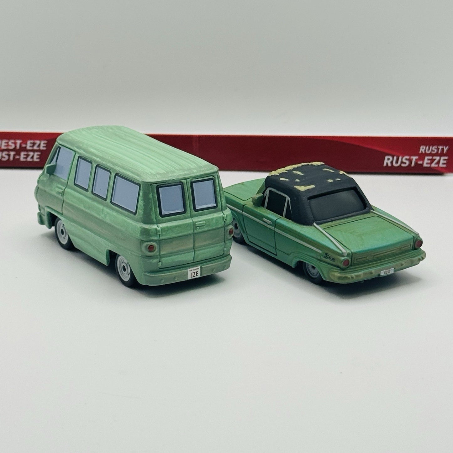 Disney Pixar Cars - RUSTY RUST-EZE & DUSTY RUST-EZE - 1:55 Diecast