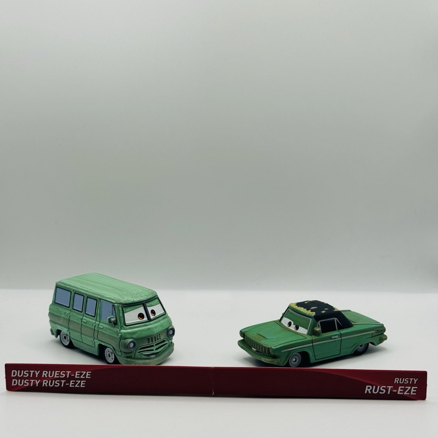 Disney Pixar Cars - RUSTY RUST-EZE & DUSTY RUST-EZE - 1:55 Diecast