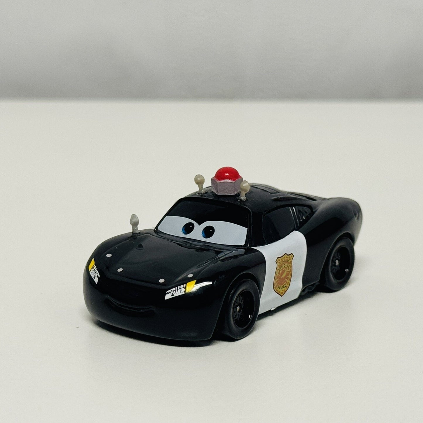 Disney Pixar Cars Toon -LIEUTENANT MCQUEEN MATER PRIVATE EYE Custom 1:55 Diecast