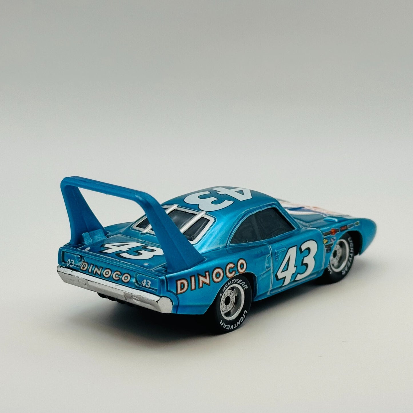 Disney Pixar Cars - METALLIC KING FACTORY CUSTOM 2010 - 1:55 Diecast