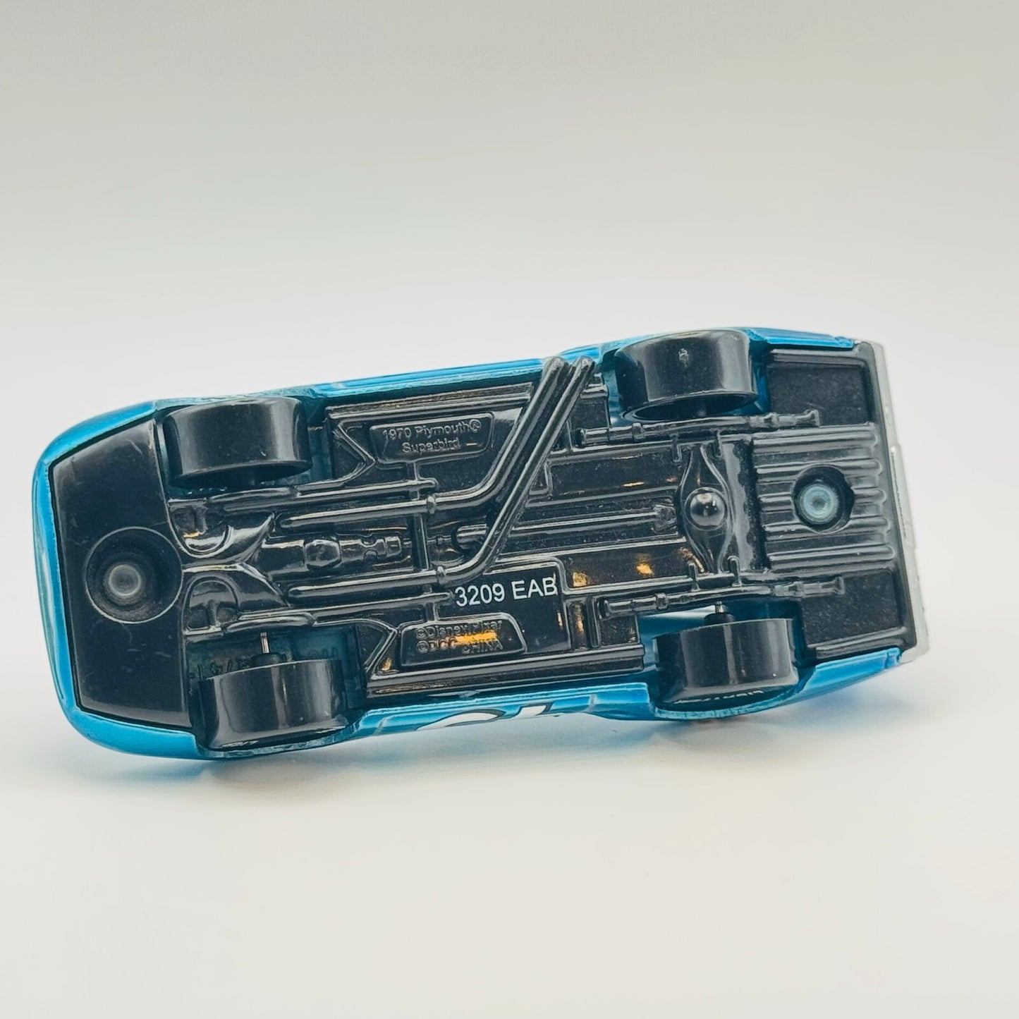 Disney Pixar Cars - METALLIC KING FACTORY CUSTOM 2010 - 1:55 Diecast
