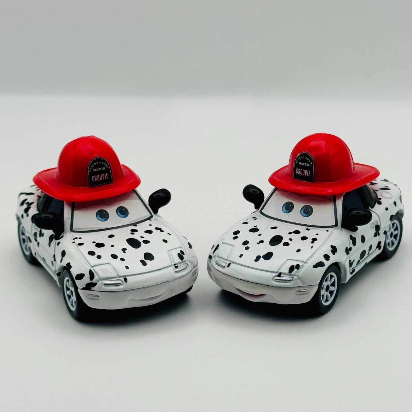 Disney Pixar Cars Toon - DALMATIAN MIA & TIA Rescue Squad Mater - 1:55 Diecast