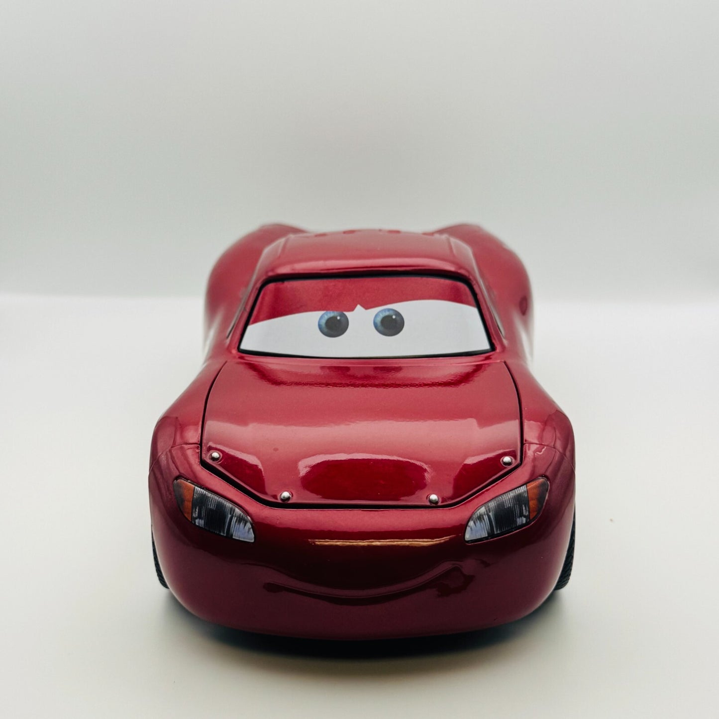 Disney Pixar Cars - JADA CRUISIN' CRUISING LIGHTNING MCQUEEN - 1:24 Diecast