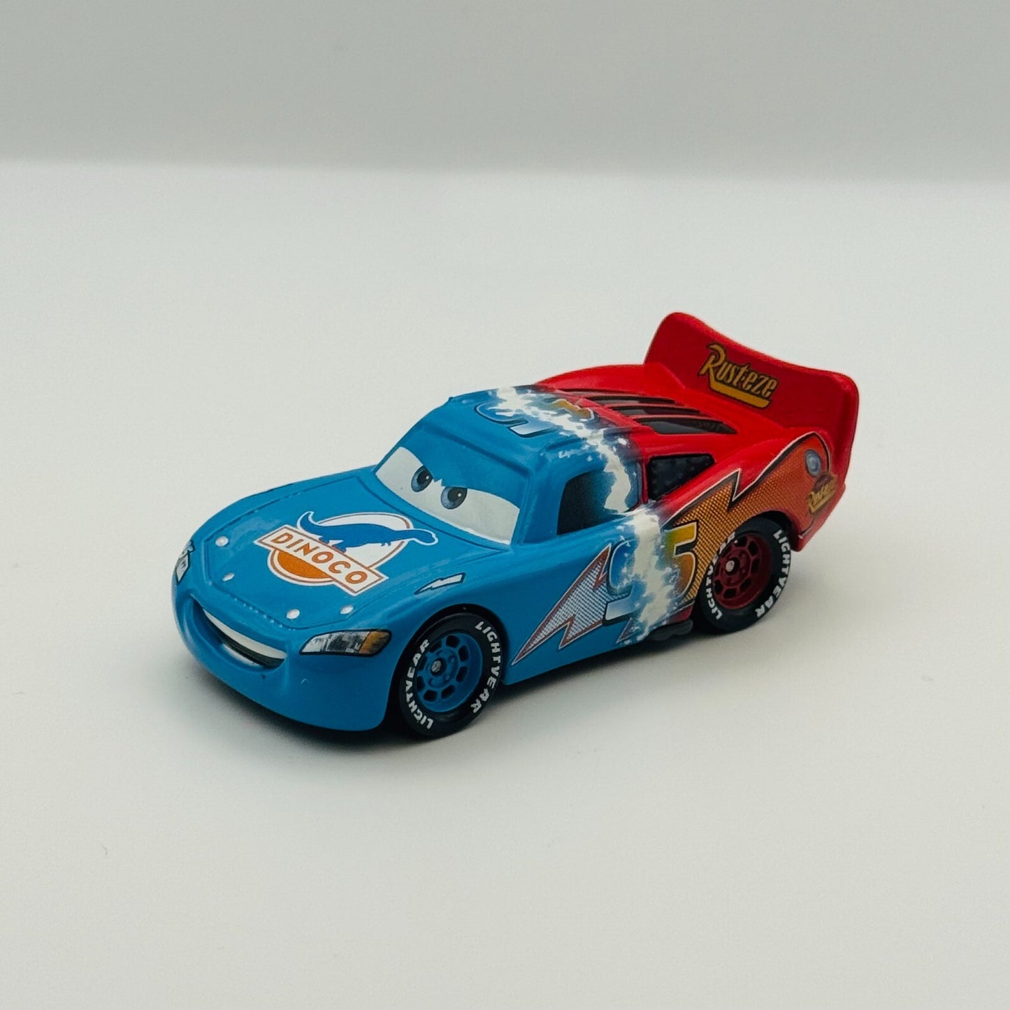 Disney Pixar Cars - TRANSFORMING LIGHTNING MCQUEEN 2016 - 1:55 Diecast