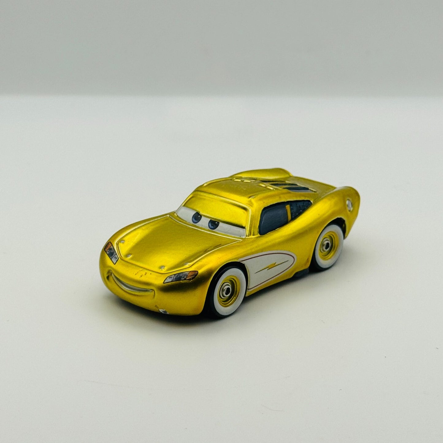 Disney Pixar Cars - GOLD CRUISIN' LIGHTNING MCQUEEN BLU RAY DVD SET 1:55 Diecast