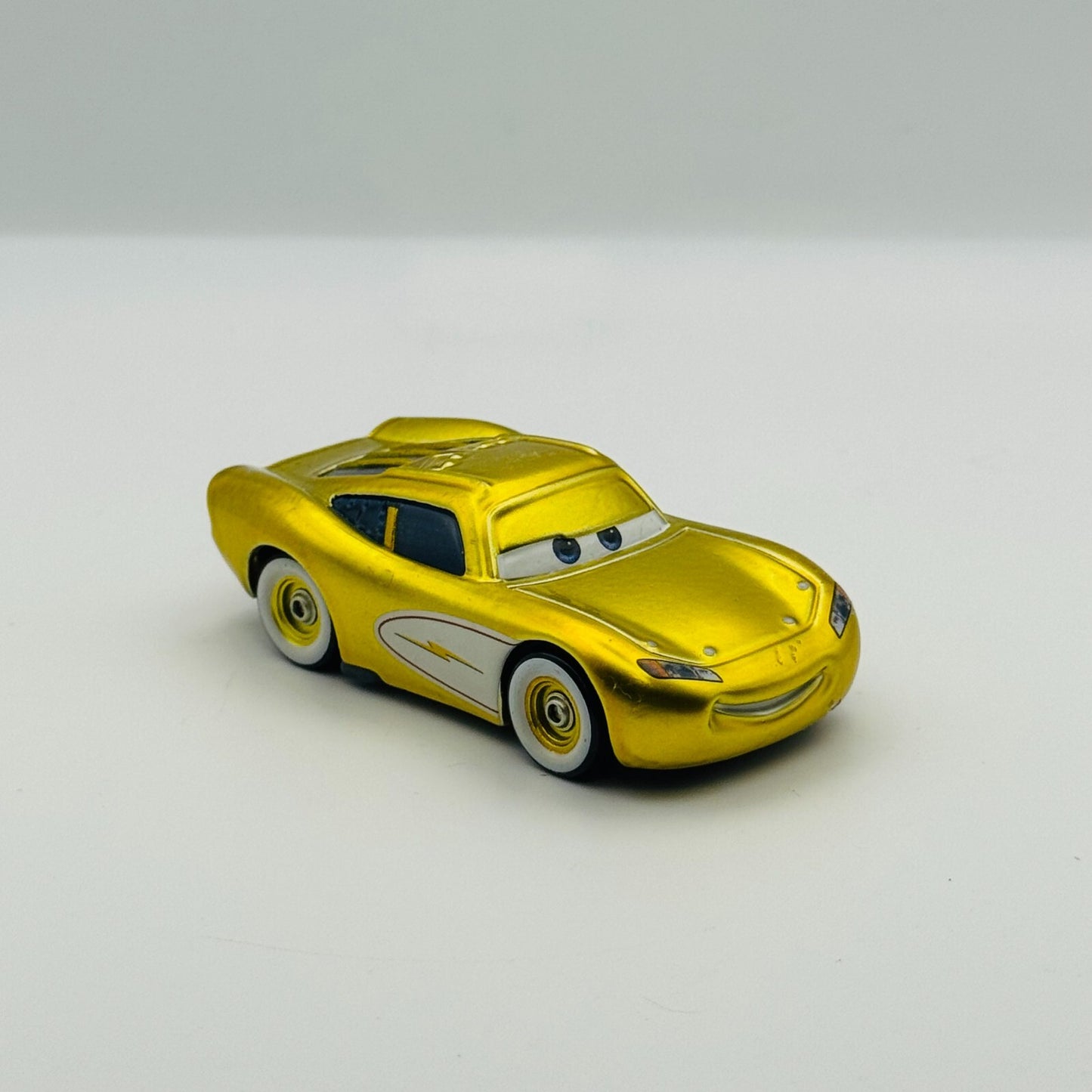 Disney Pixar Cars - GOLD CRUISIN' LIGHTNING MCQUEEN BLU RAY DVD SET 1:55 Diecast