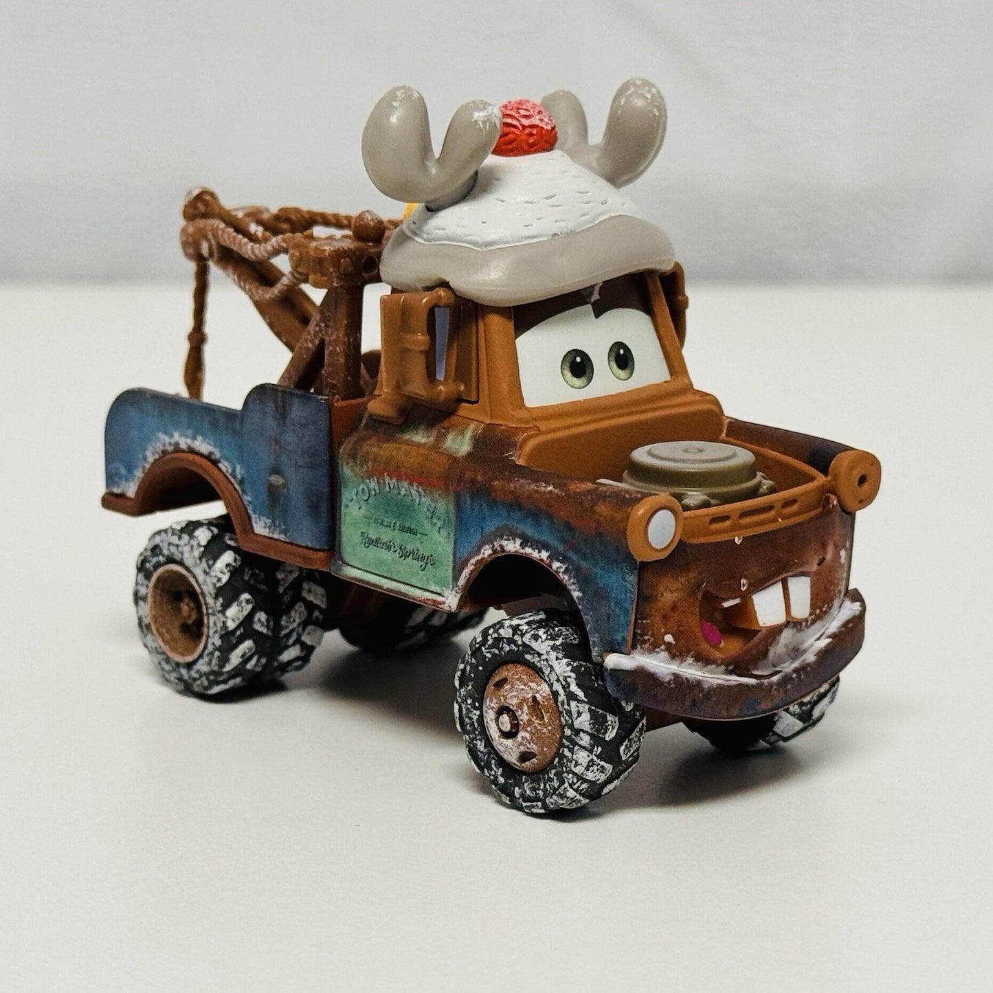Disney Pixar Cars - REINDEER MATER SAVES CHRISTMAS (RUBBER TIRES) - 1:55 Diecast