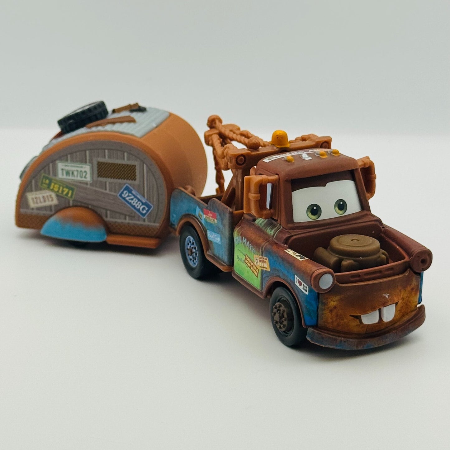 Disney Pixar Cars - ROAD TRIP MATER & TRAILER RD TR1P - 1:55 Diecast