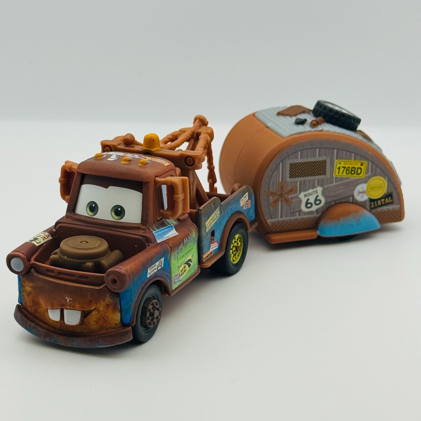 Disney Pixar Cars - ROAD TRIP MATER & TRAILER RD TR1P - 1:55 Diecast