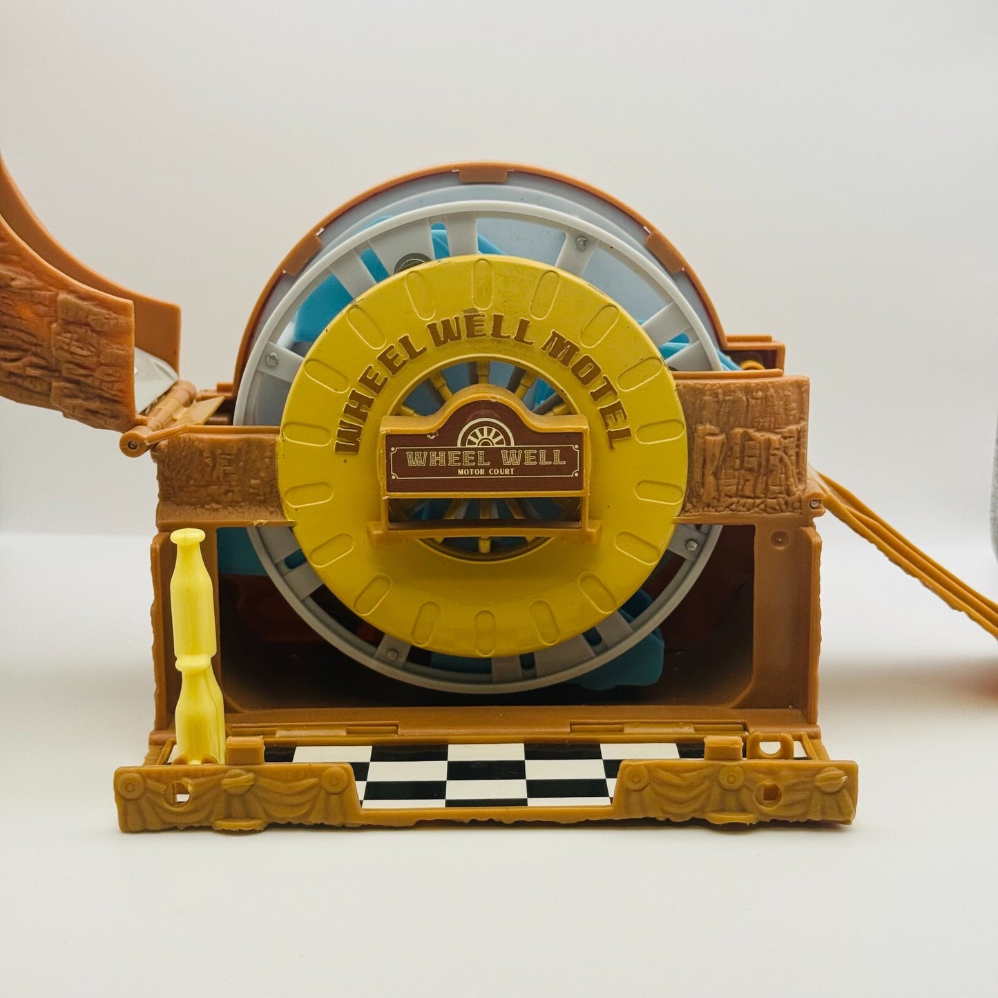Disney Pixar Cars - Mini Adventures WHEEL WELL MOTEL SET Radiator Springs - RARE