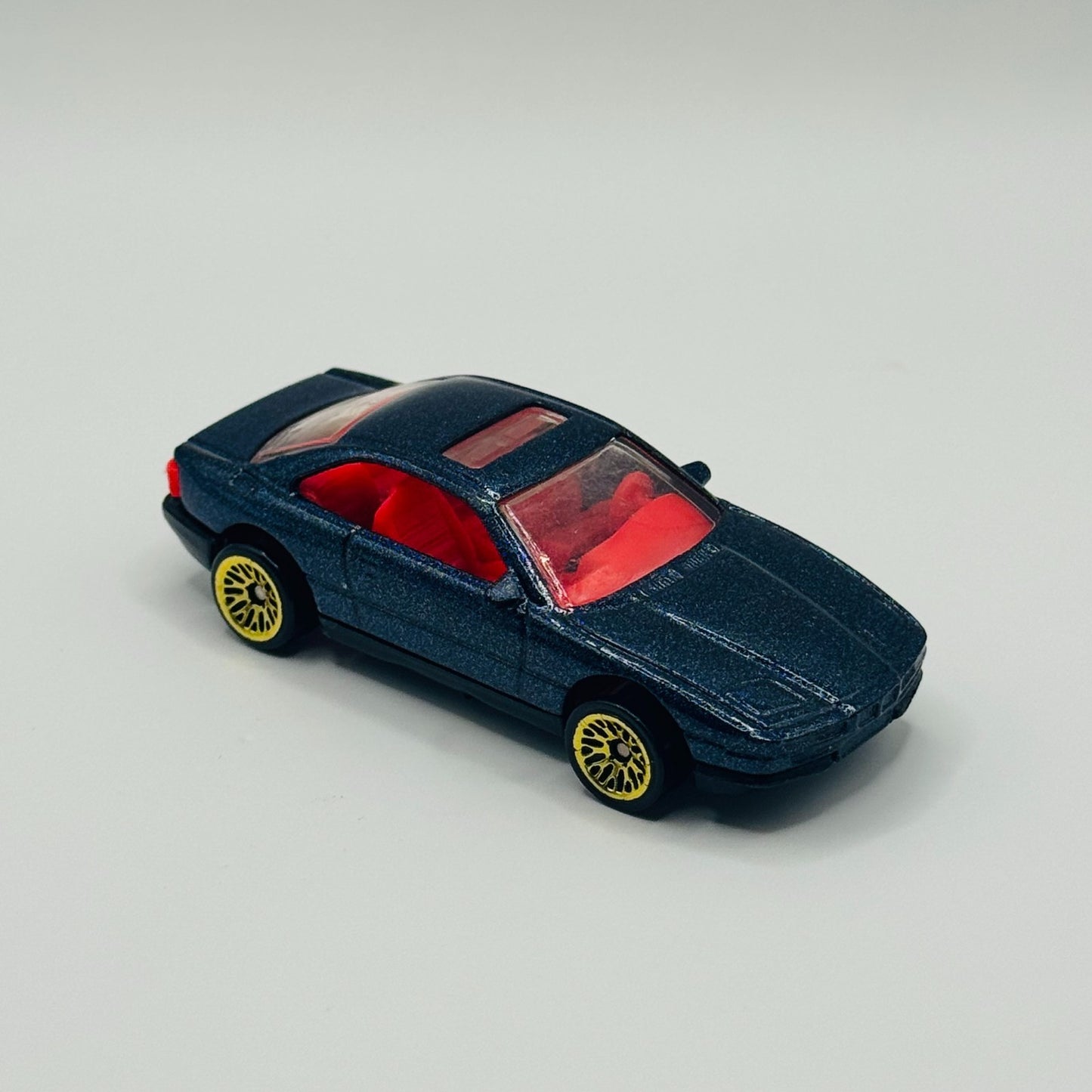 Hot Wheels - BMW 850i 1990 No. 255 Blue/ Gold Wheels - 1:64 Scale Diecast