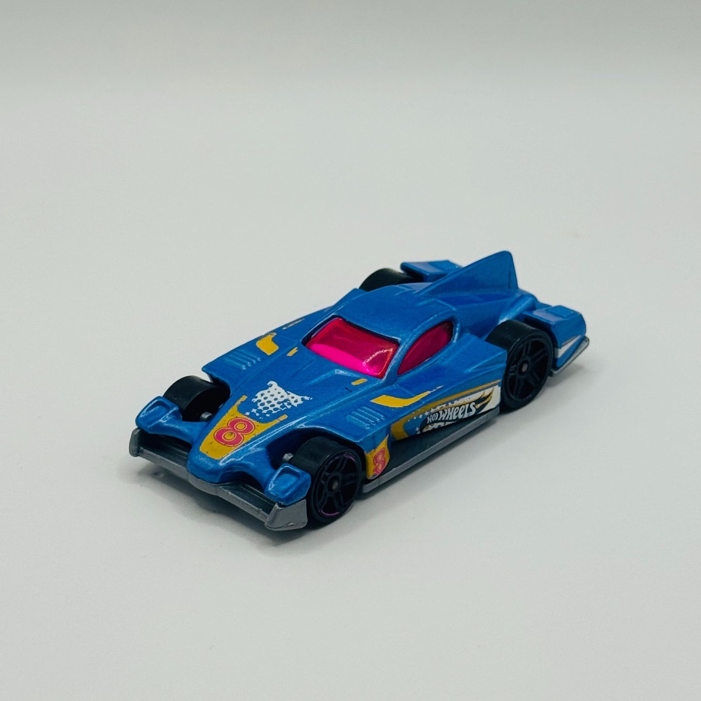 Hot Wheels - FORMUL8R CAR Blue/ Pink #8 - 1:64 Scale Diecast