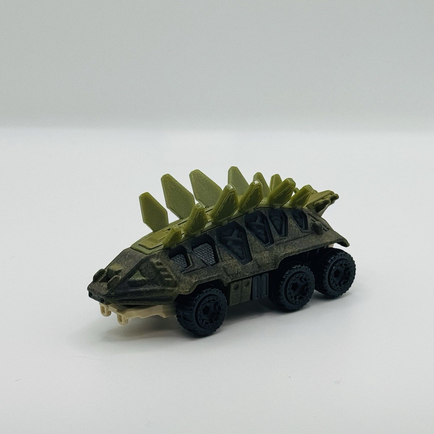 Hot Wheels - JURASSIC WORLD STEGOSAURUS Character Cars - 1:64 Scale Diecast