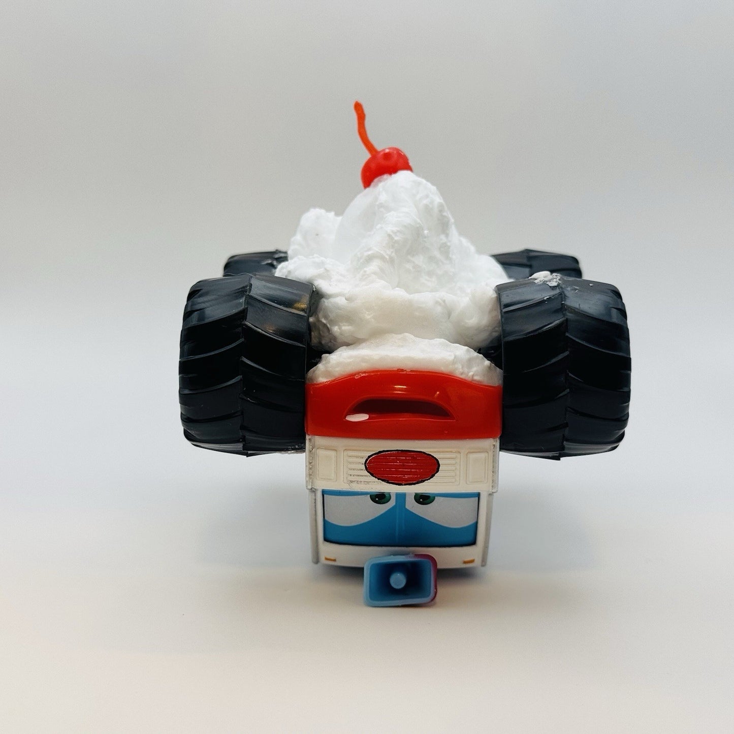 Disney Pixar Cars Toon I-SCREAMER SUNDAE CUSTOM Monster Truck Mater 1:55 Diecast