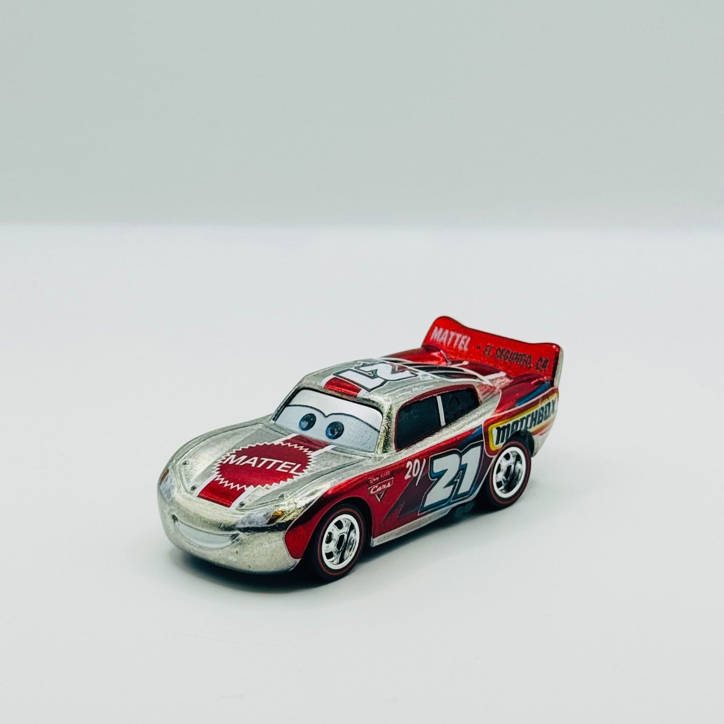 Disney Pixar Cars - MATTEL 20/21 EMPLOYEE MCQUEEN MATCHBOX - 1:55 Diecast