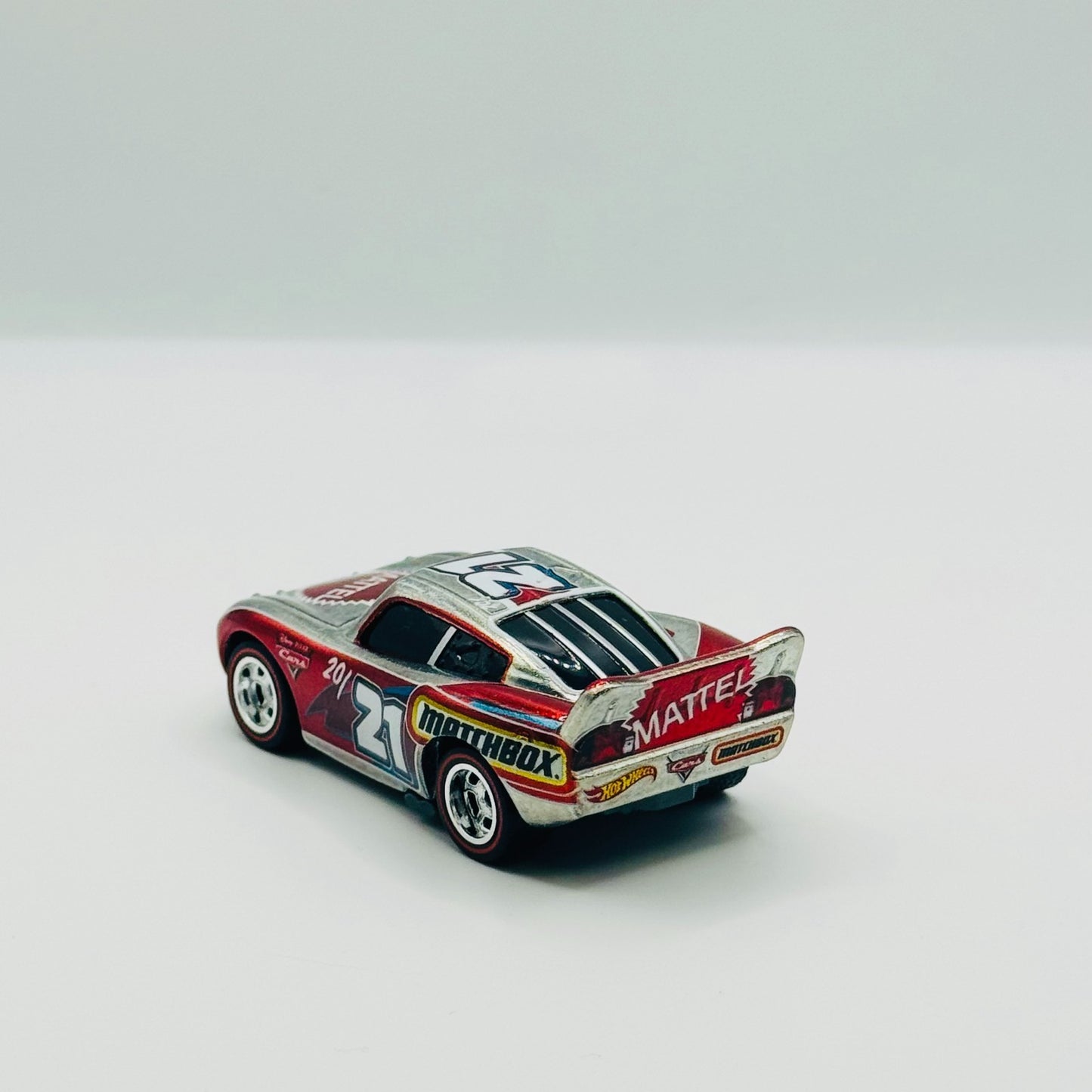Disney Pixar Cars - MATTEL 20/21 EMPLOYEE MCQUEEN MATCHBOX - 1:55 Diecast