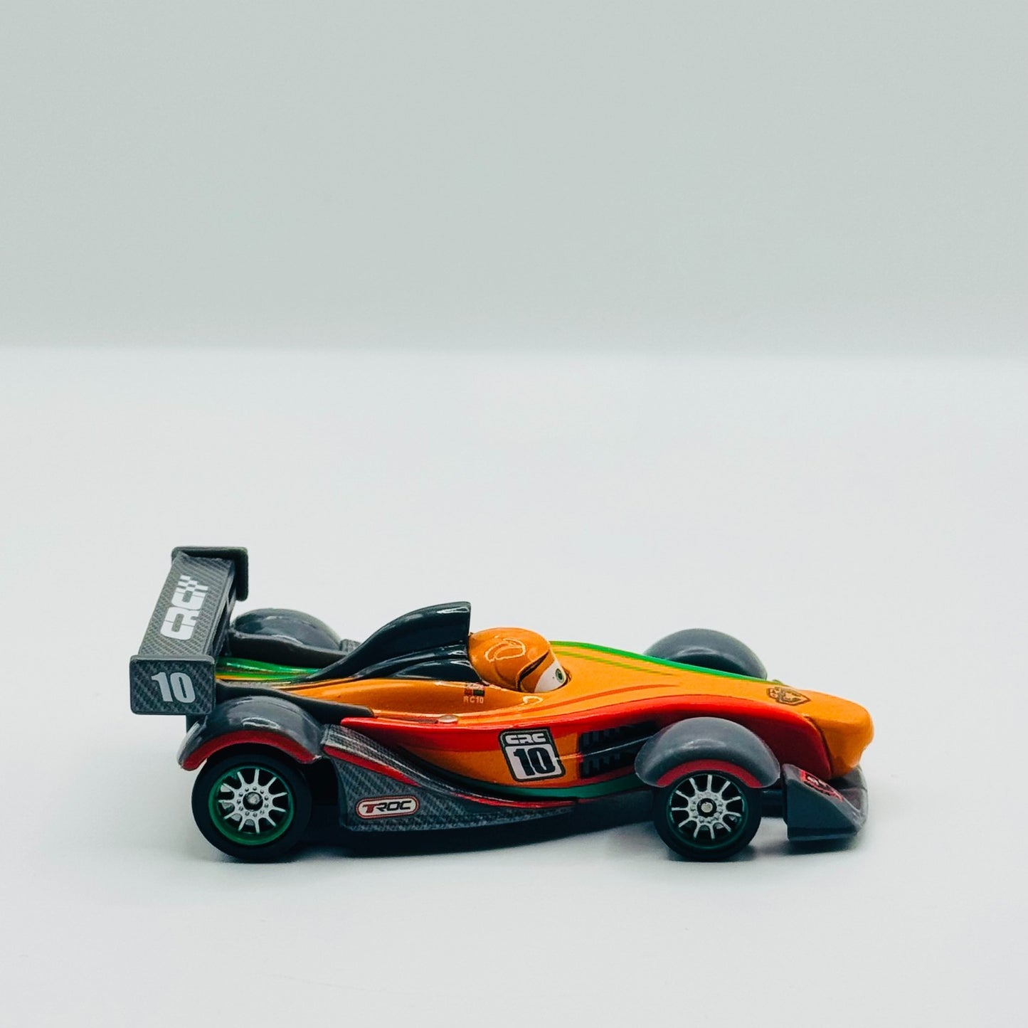 Disney Pixar Cars - CARBON RACERS RIP CLUTCHGONESKI - 1:55 Diecast