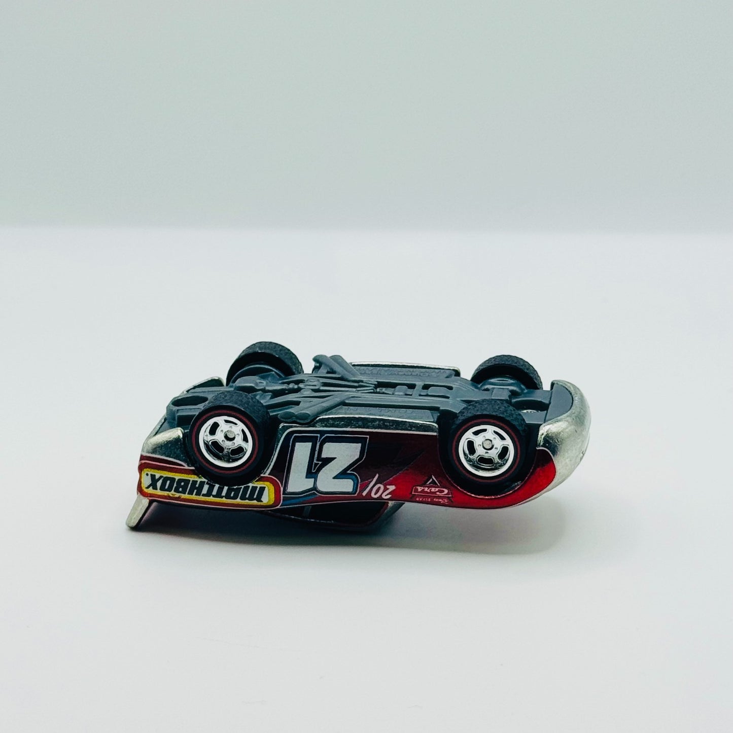 Disney Pixar Cars - MATTEL 20/21 EMPLOYEE MCQUEEN MATCHBOX - 1:55 Diecast