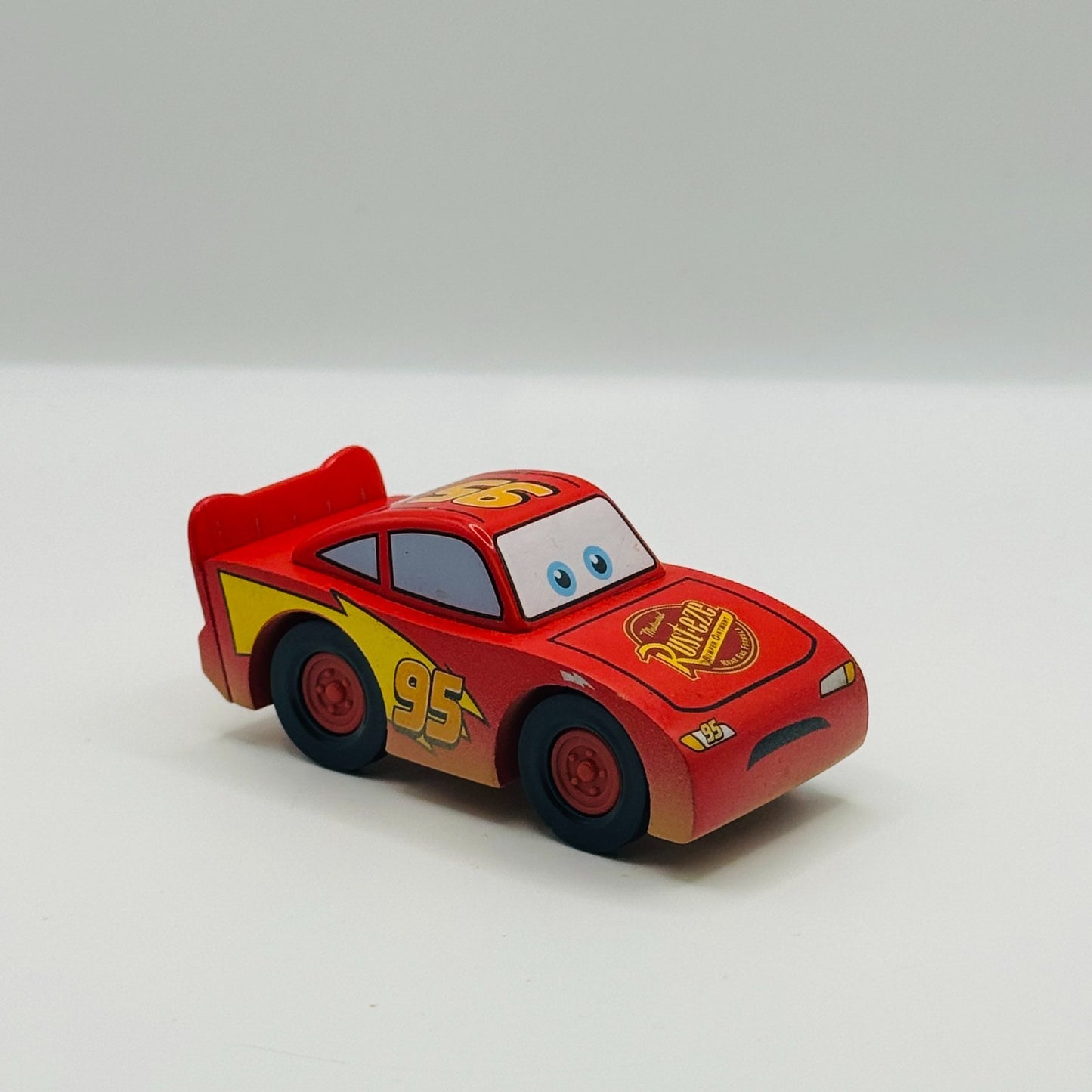 Disney Pixar Cars - WOOD DUSTY LIGHTNING MCQUEEN DIRT TRACK - Wooden Toys R Us