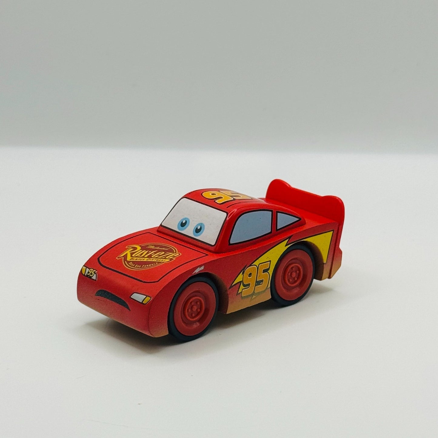 Disney Pixar Cars - WOOD DUSTY LIGHTNING MCQUEEN DIRT TRACK - Wooden Toys R Us