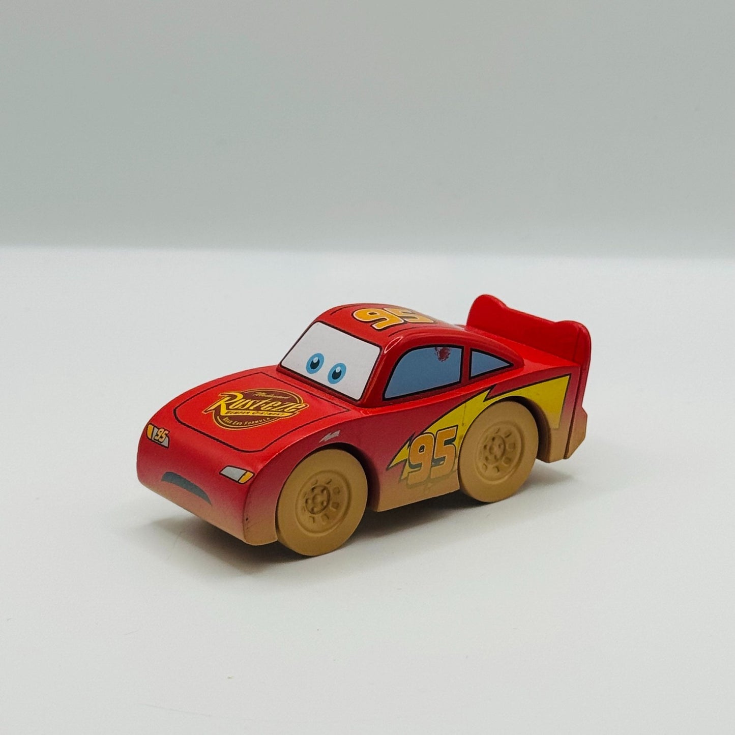 Disney Pixar Cars - WOOD DUSTY LIGHTNING MCQUEEN DIRT TRACK - Wooden Toys R Us