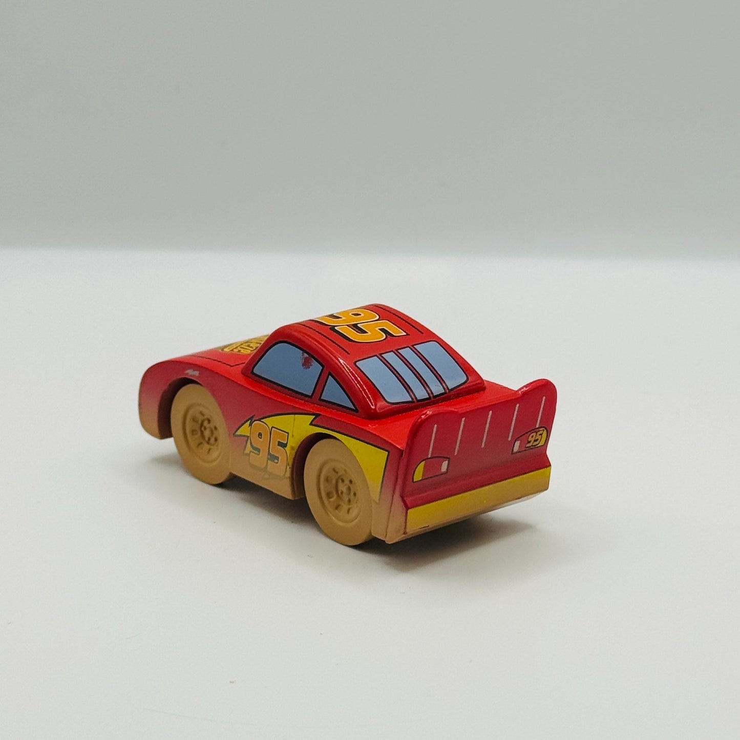 Disney Pixar Cars - WOOD DUSTY LIGHTNING MCQUEEN DIRT TRACK - Wooden Toys R Us