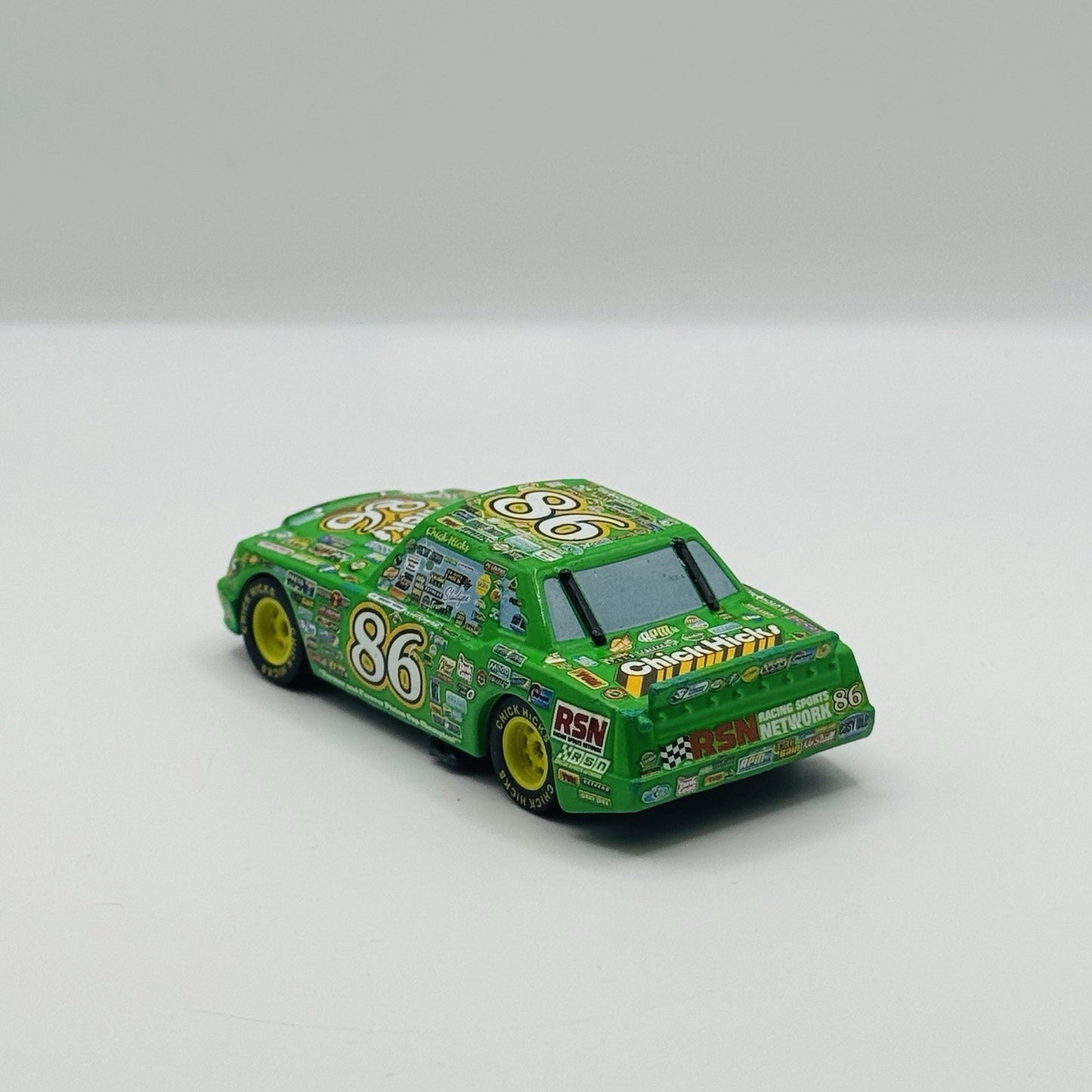 Disney Pixar Cars - CARS 3 CHICK HICKS RUBBER TIRES Scavenger Hunt 1:55 Diecast