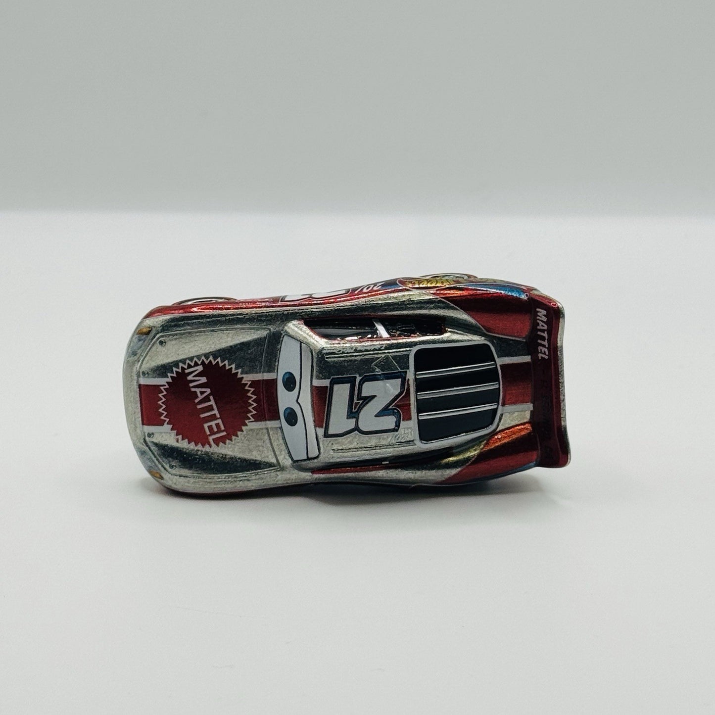 Disney Pixar Cars - MATTEL 20/21 EMPLOYEE MCQUEEN MATCHBOX - 1:55 Diecast