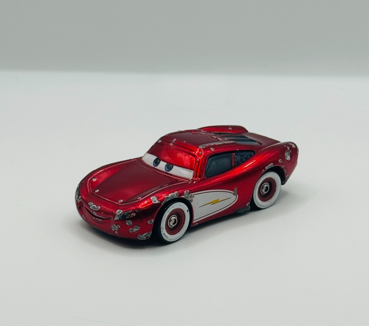 Disney Pixar Cars - CRUISIN' LIGHTNING MCQUEEN 2007 - 1:55 Diecast