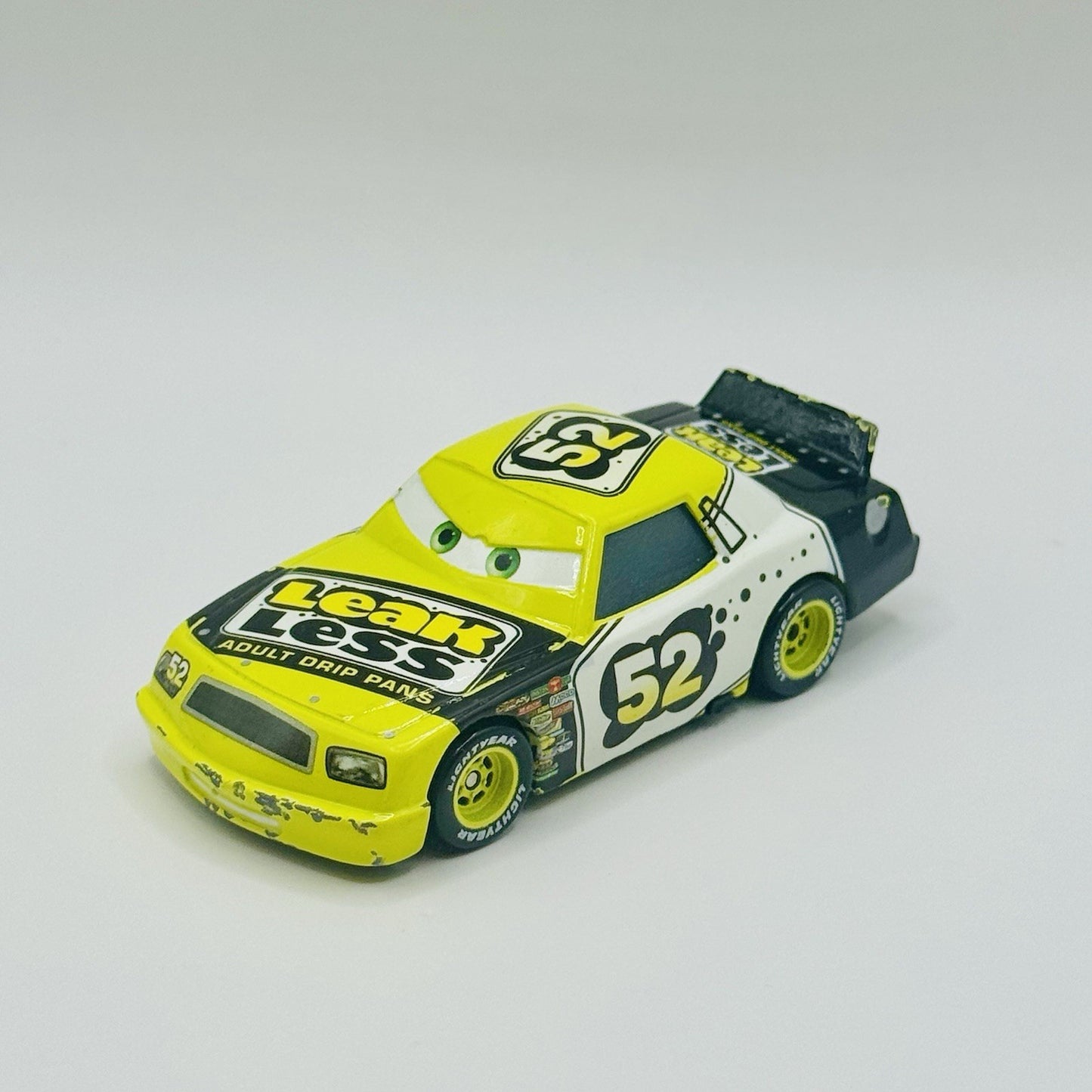 Disney Pixar Cars - LEAK LESS CLAUDE SCRUGGS #52 2007 - 1:55 Diecast