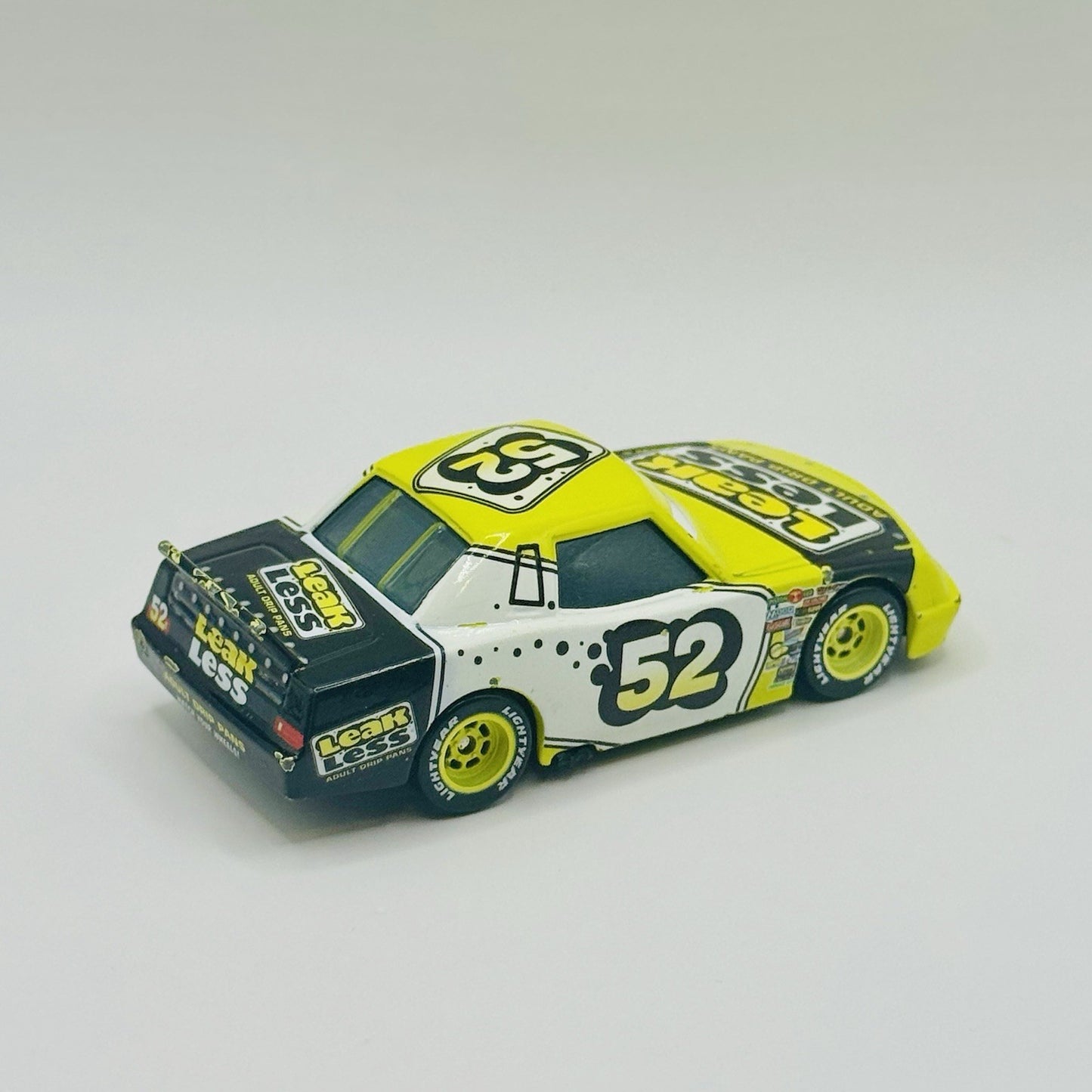 Disney Pixar Cars - LEAK LESS CLAUDE SCRUGGS #52 2007 - 1:55 Diecast