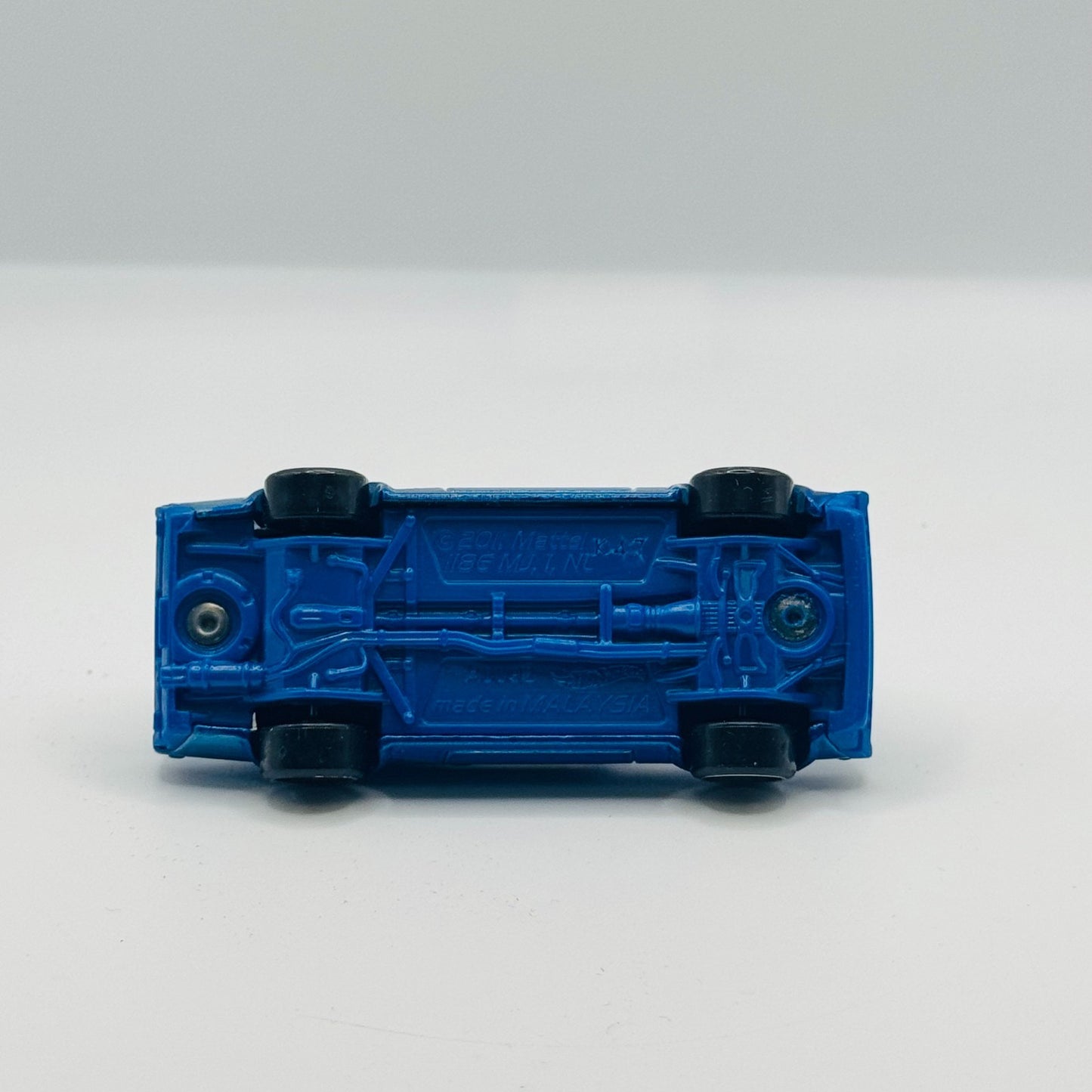 Hot Wheels - BLUE NISSAN SKYLINE GT-R 2000 Then & Now #118 - 1:64 Scale Diecast