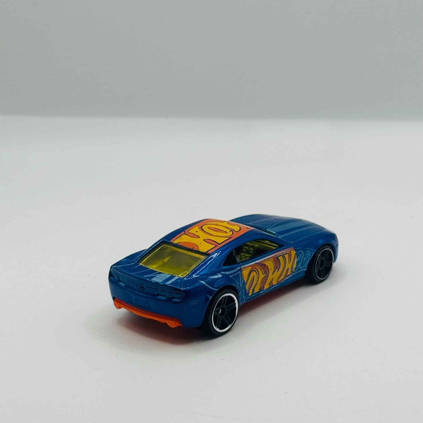Hot Wheels - CHEVY CAMARO CONCEPT HW Digital Circuit 3/10 - 1:64 Scale Diecast