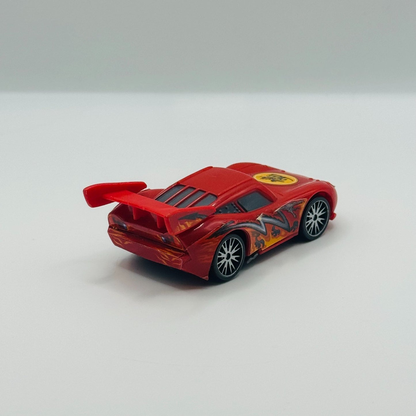 Disney Pixar Cars - FRIGHTENED DRAGON MCQUEEN Tokyo Mater - 1:55 Scale Plastic